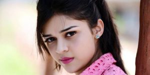 Eisha Singh Kimdir