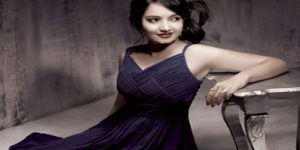 Giaa Manek Kimdir